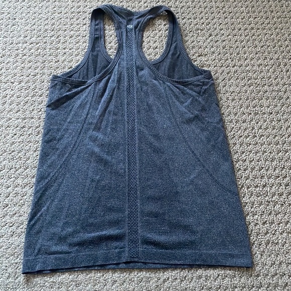 Lululemon size 8 swiftly tech tank - Picture 6 of 6